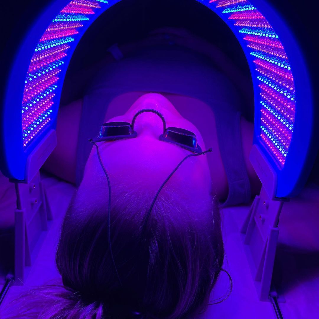 Red Light Therapy, Saunas & Cold Plunges