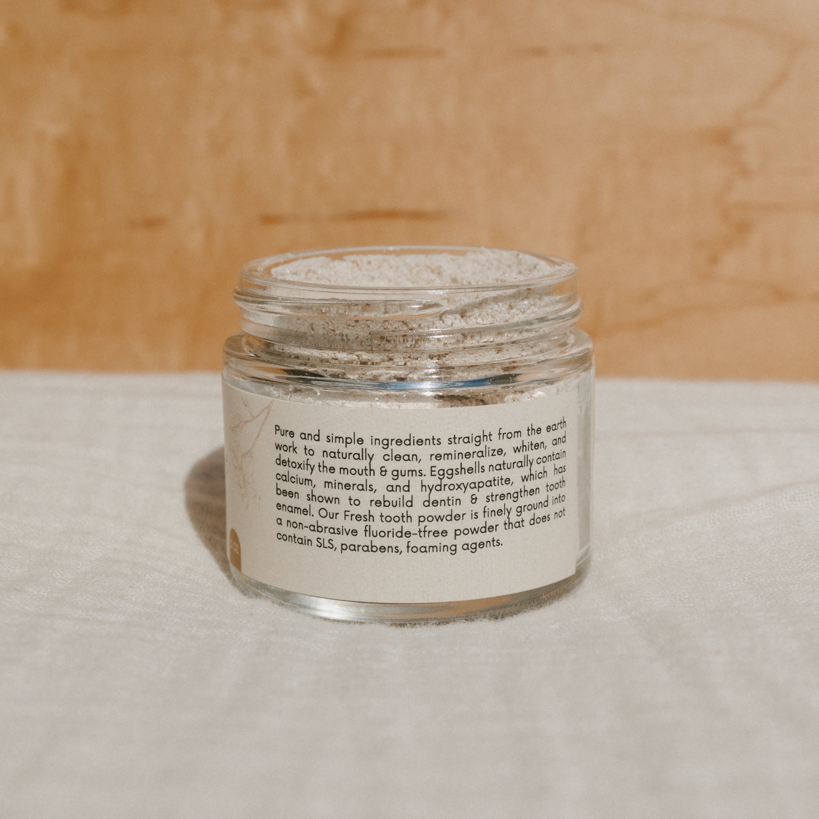 fresh tooth powder by Honeybee Hippie