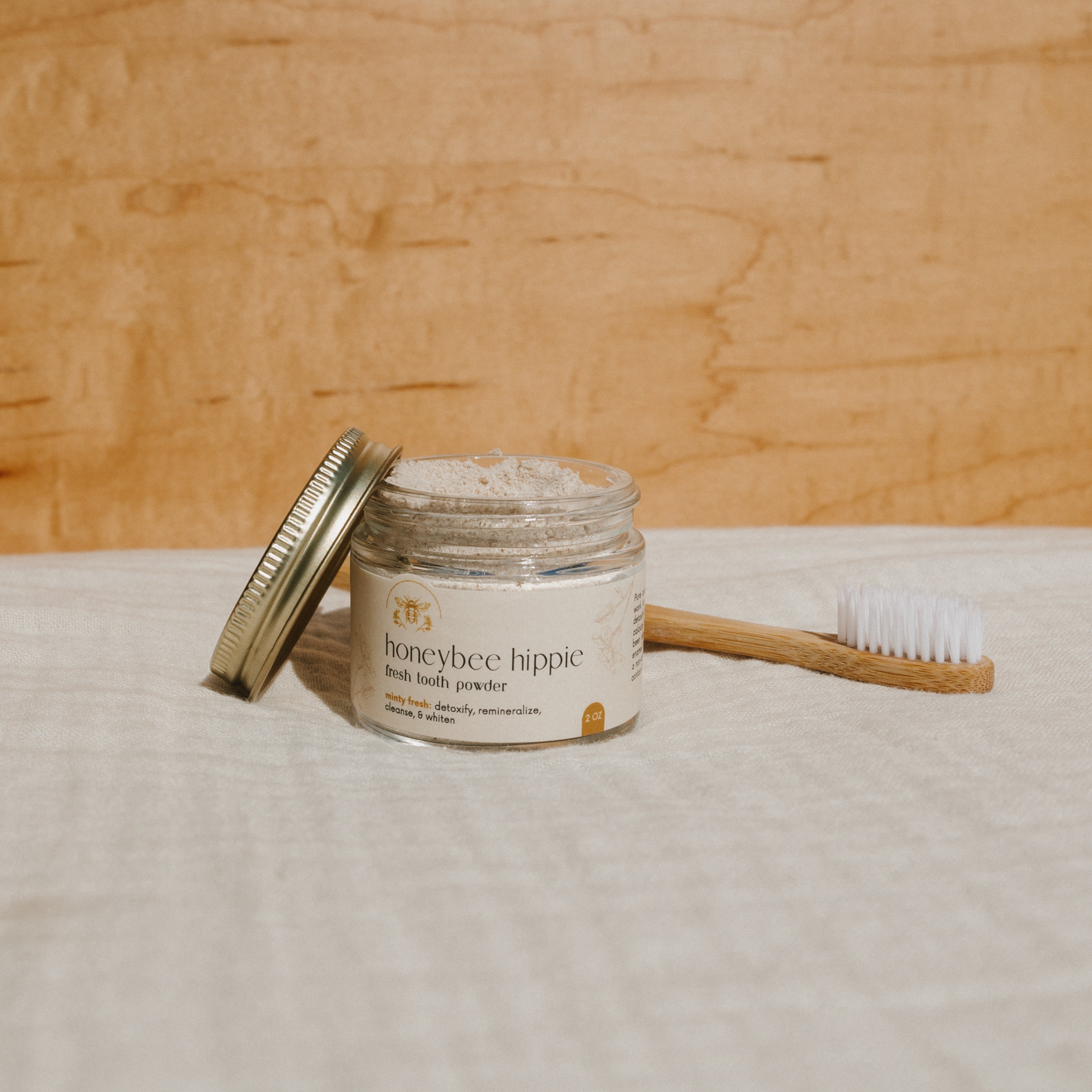 fresh tooth powder by Honeybee Hippie