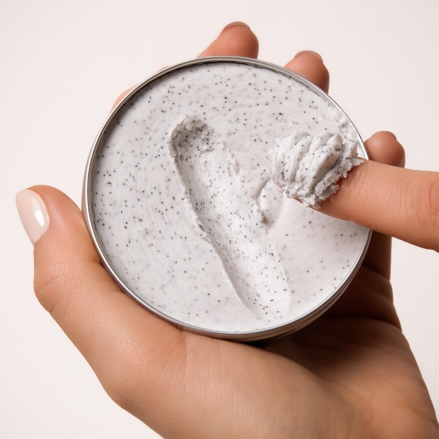 The Exfoliating Body Wash Concentrate Tin