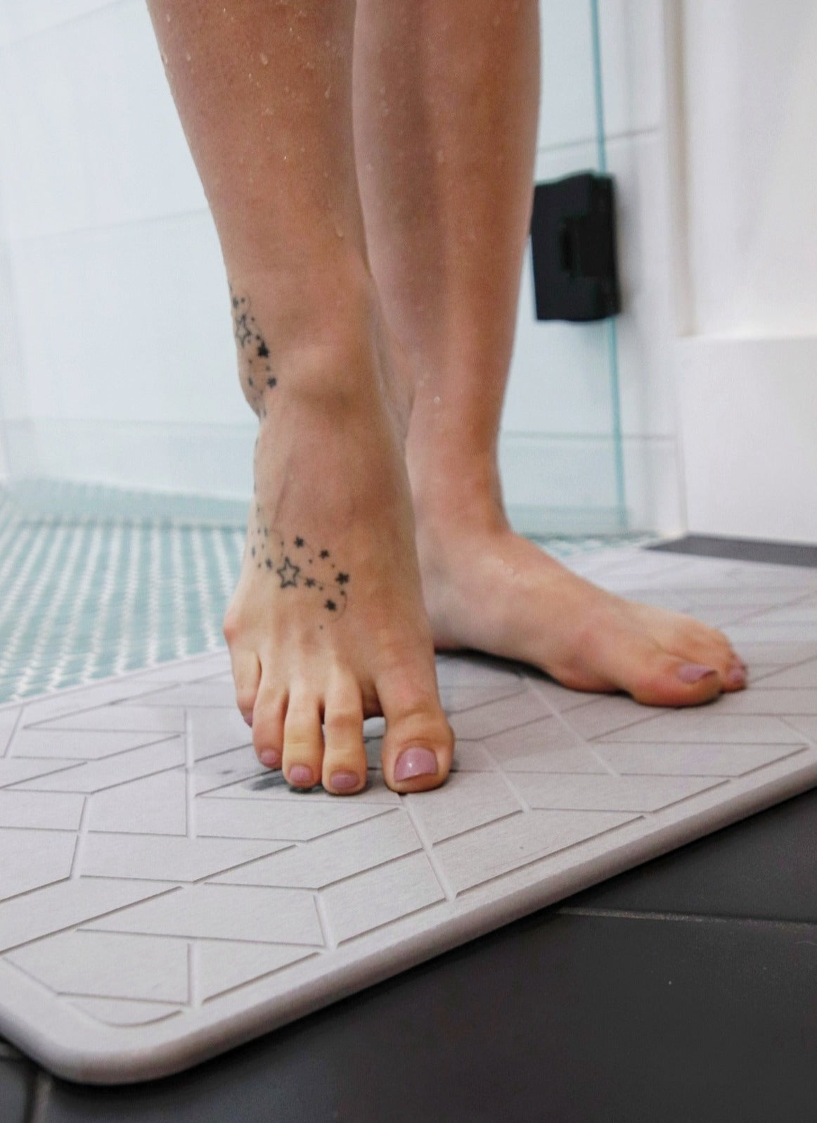 Quick Dry Diatomaceous Earth Floor Stone Bath and Dish Mat | Bathroom Shower Mat Non-Slip | Super Absorbent | Eco Friendly | Sustainable