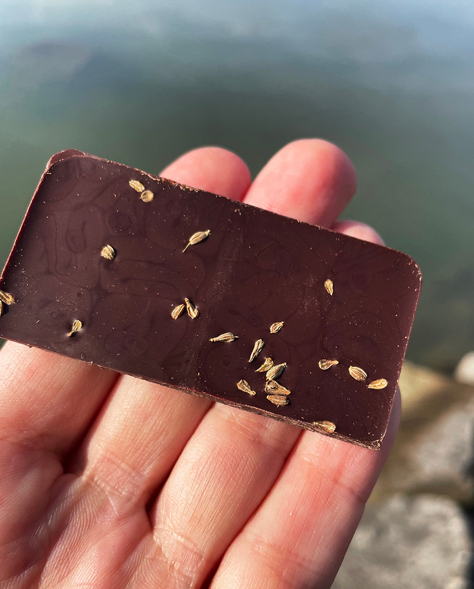 ANTIDOTE CHOCOLATE QUEEN T: ANIS + TOMATO 70% - 12 Bars by Farm2Me