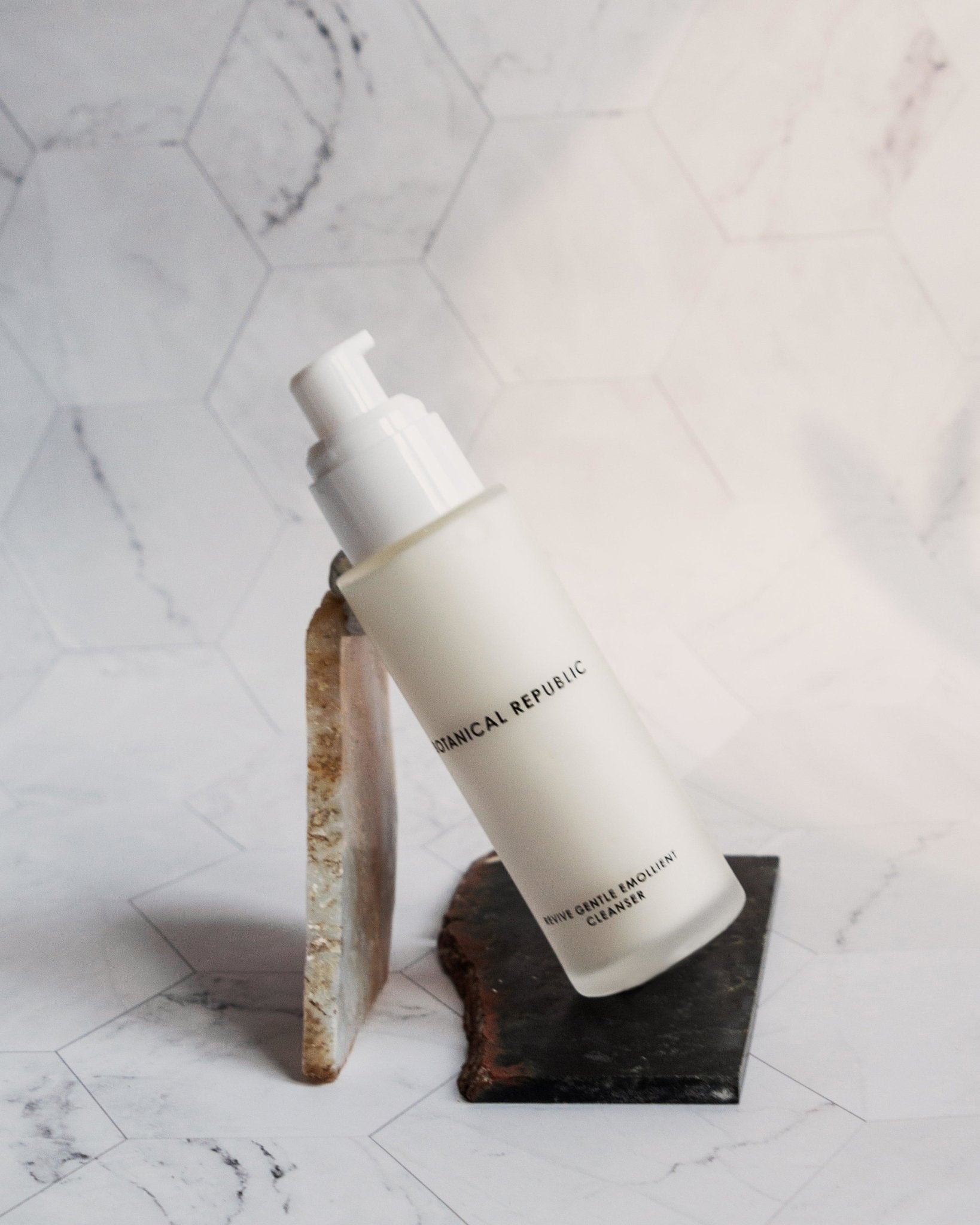 REVIVE GENTLE EMOLLIENT CLEANSER by Botanical Republic