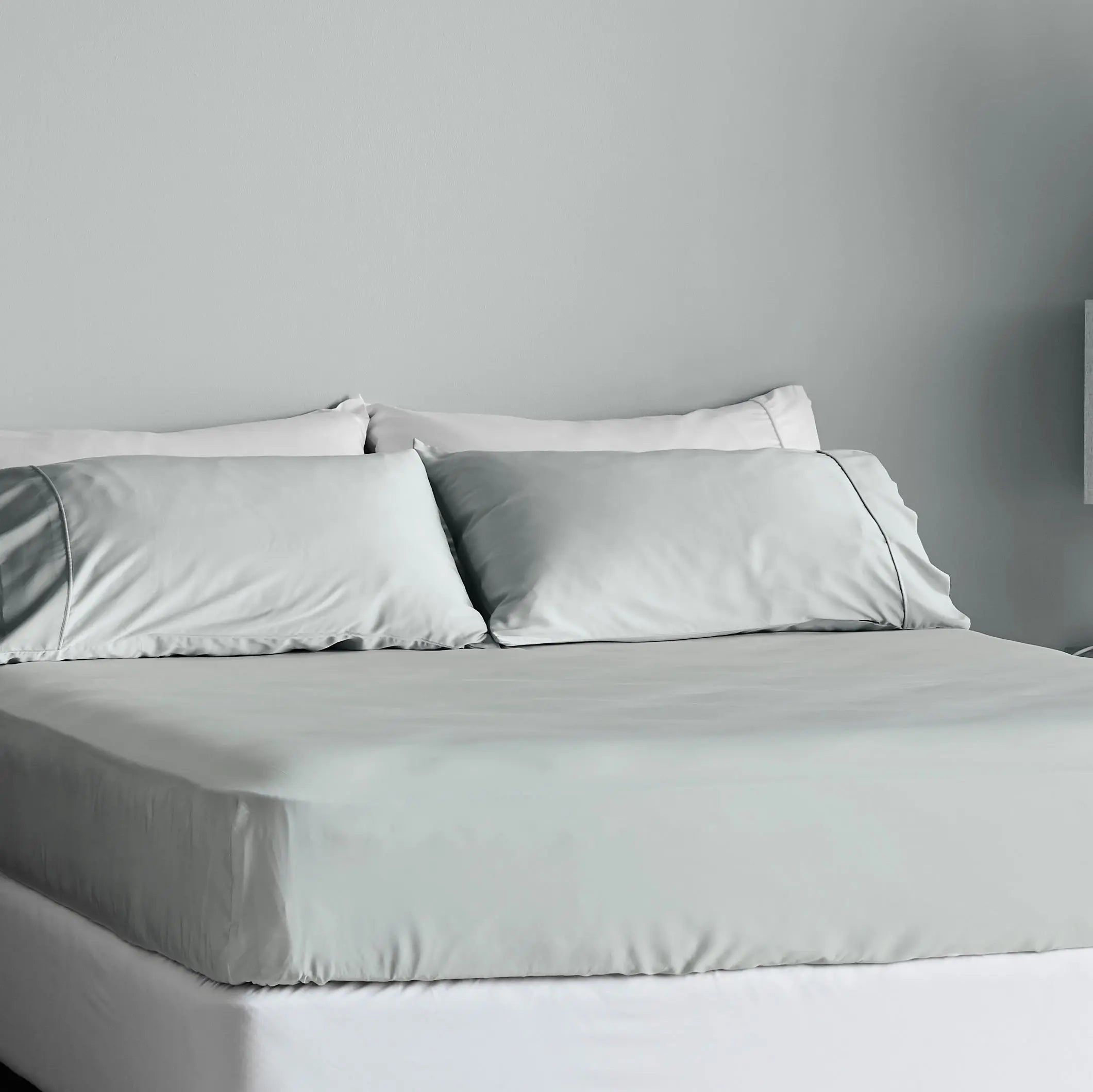 CleanBamboo® Signature Sateen Fitted Sheet by ettitude