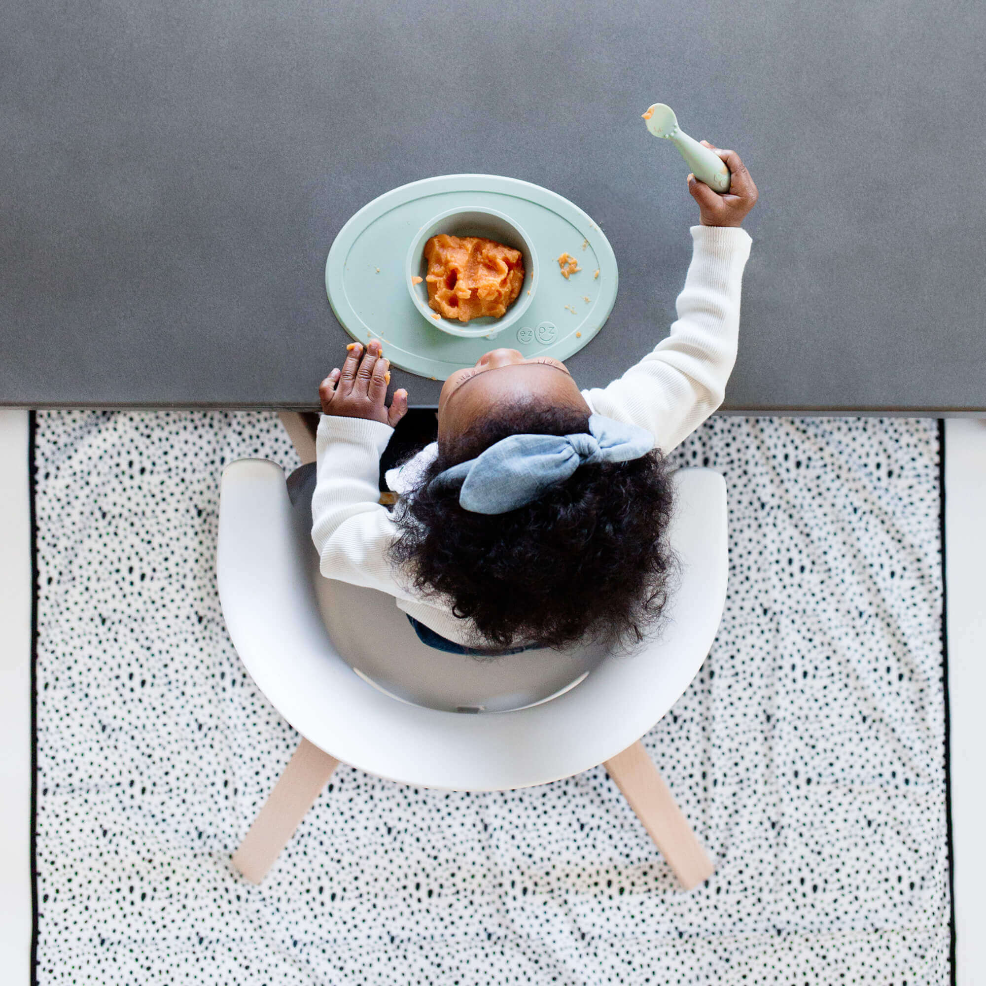 BapronBaby® Splash Mat by ezpz