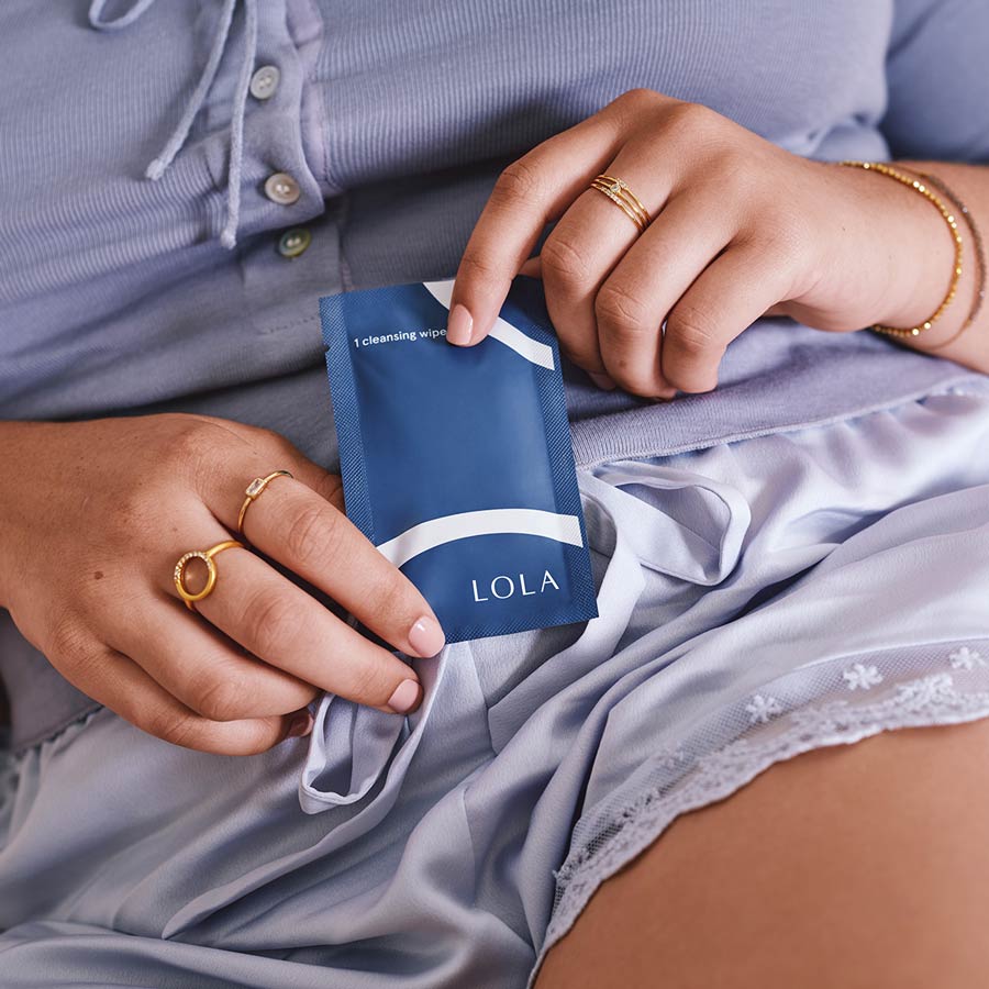Cleansing Wipes Packets by LOLA