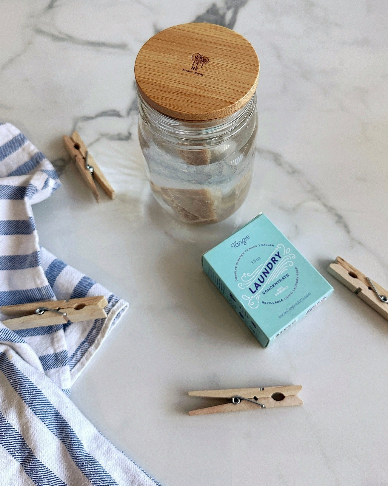 me mother earth laundry concentrate plastic free laundry laundry detergent zero waste store laundry strips tru earth blueland 