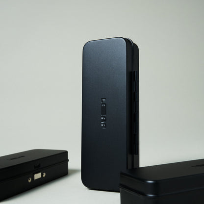 LEAF TWO RAZOR CASE BLACK