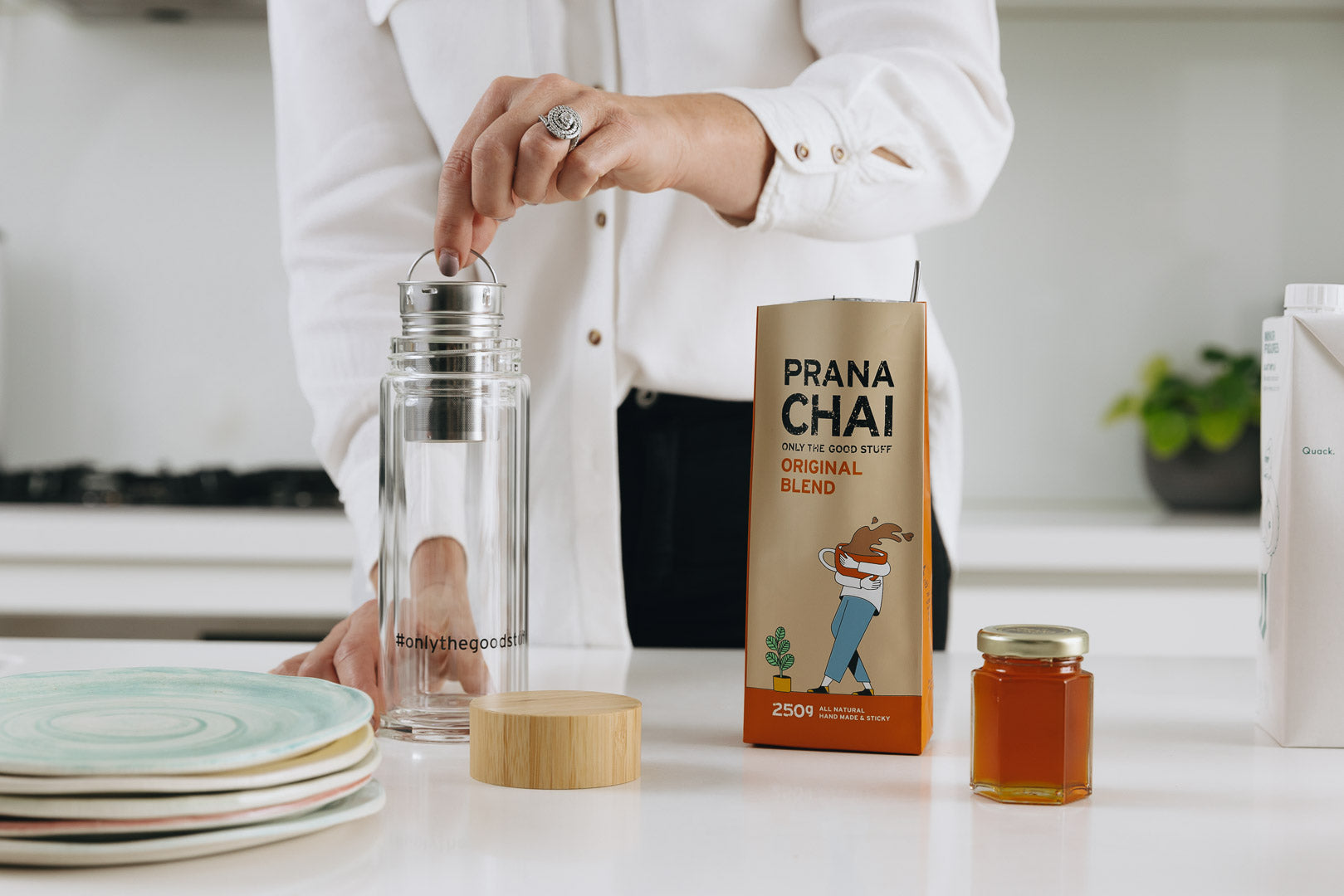 Prana Chai Turmeric Blend Cold Brew Kit by Prana Chai